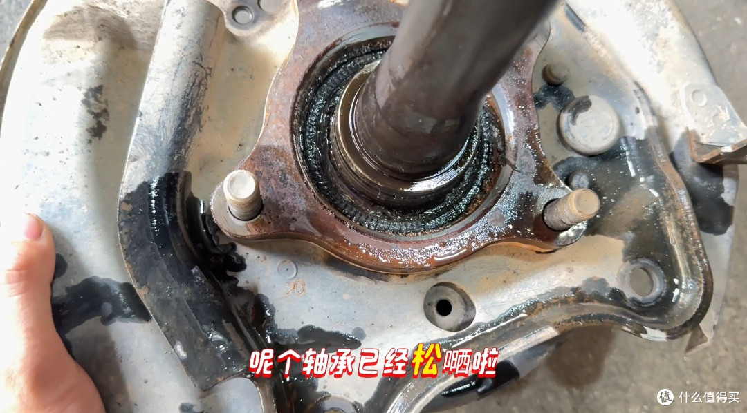 28万公里普拉多VX 4.0右后轮异响检修:后轮轴承损坏与保养建议!
