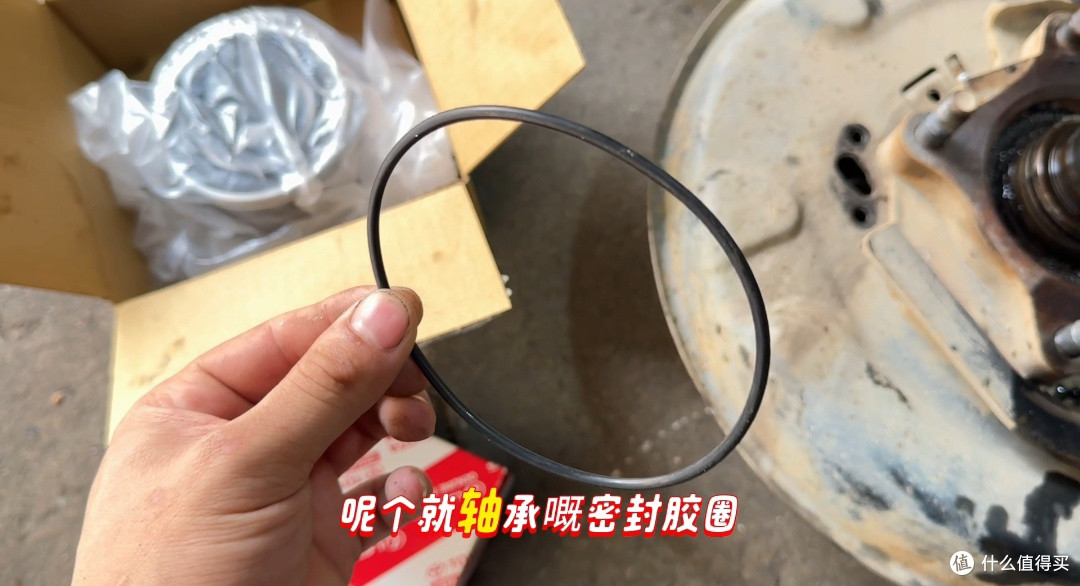 28万公里普拉多VX 4.0右后轮异响检修:后轮轴承损坏与保养建议!