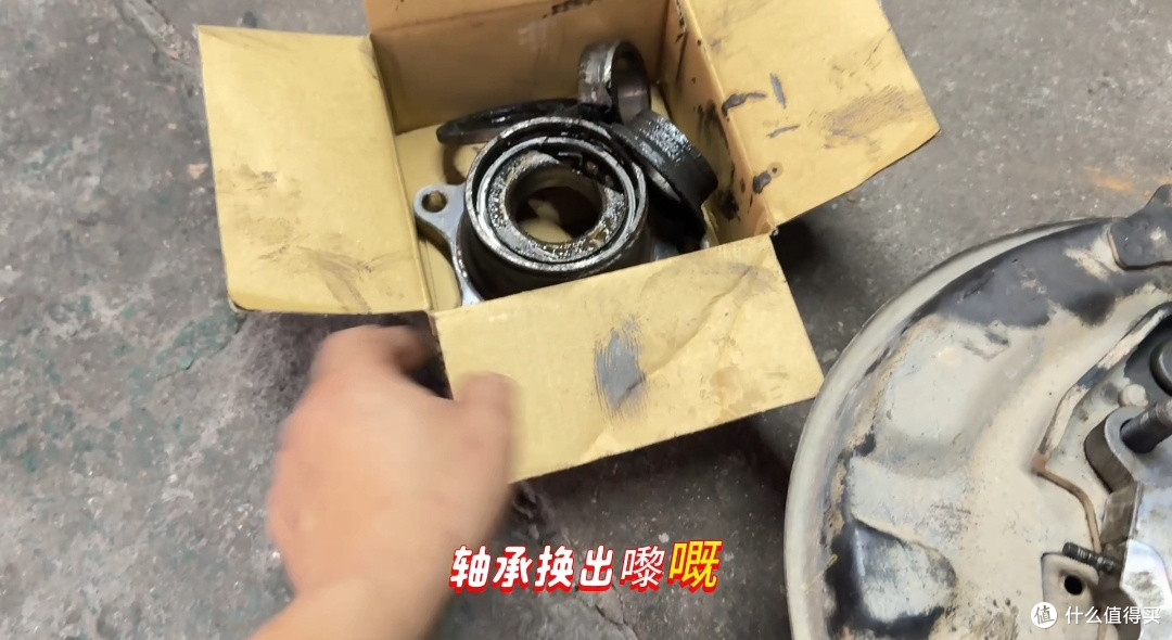 28万公里普拉多VX 4.0右后轮异响检修:后轮轴承损坏与保养建议!