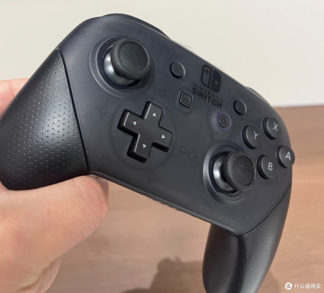 当年459的Switch Pro手柄,HD震动40小时续航,150块值不值得捡?