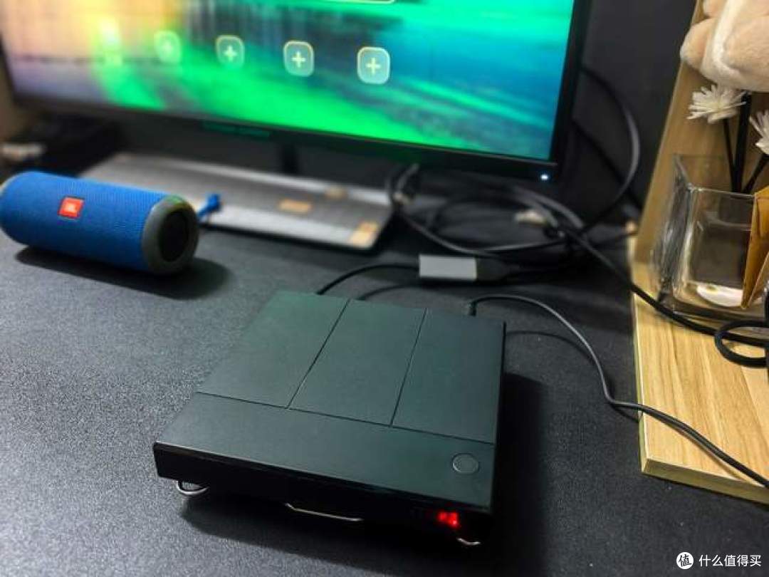 泽文 DIY 游戏盒子实测:骁龙 8 Gen2 桌面魔改,大屏手游神器
