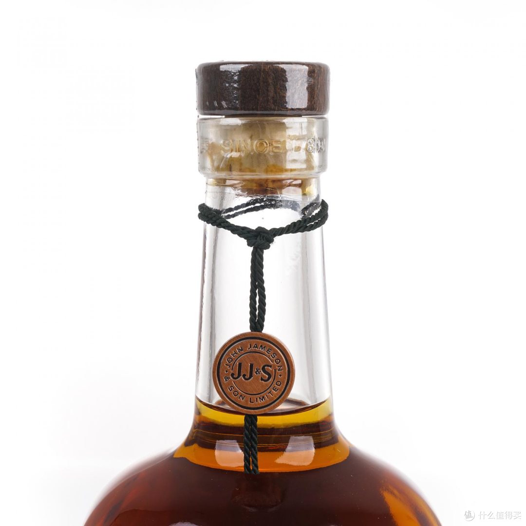白酒辣、啤酒胀、红酒涩,第一次喝威士忌到底该怎么选?