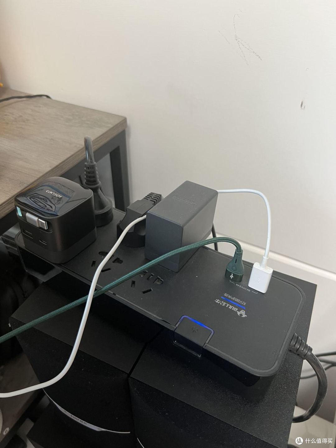 家里辐射最高的不是手机路由器,是24小时插着电的它