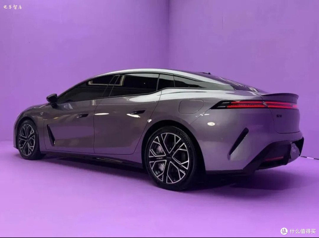 埃安这轿跑车长4960mm华为电机宁德电池，10万级要把油车逼到墙角