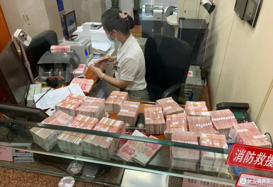 银行存款大调整?明年起,手里有20万以上存款的家庭要注意了!