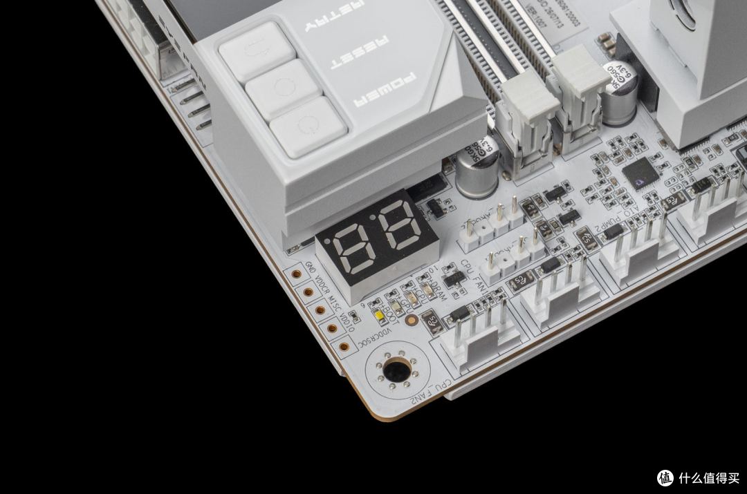 圣白智械,纯粹旗舰:iGame X870E VULCAN W OC V14 主板评测