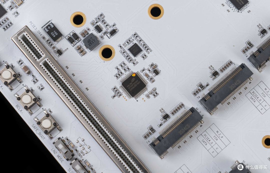 圣白智械,纯粹旗舰:iGame X870E VULCAN W OC V14 主板评测
