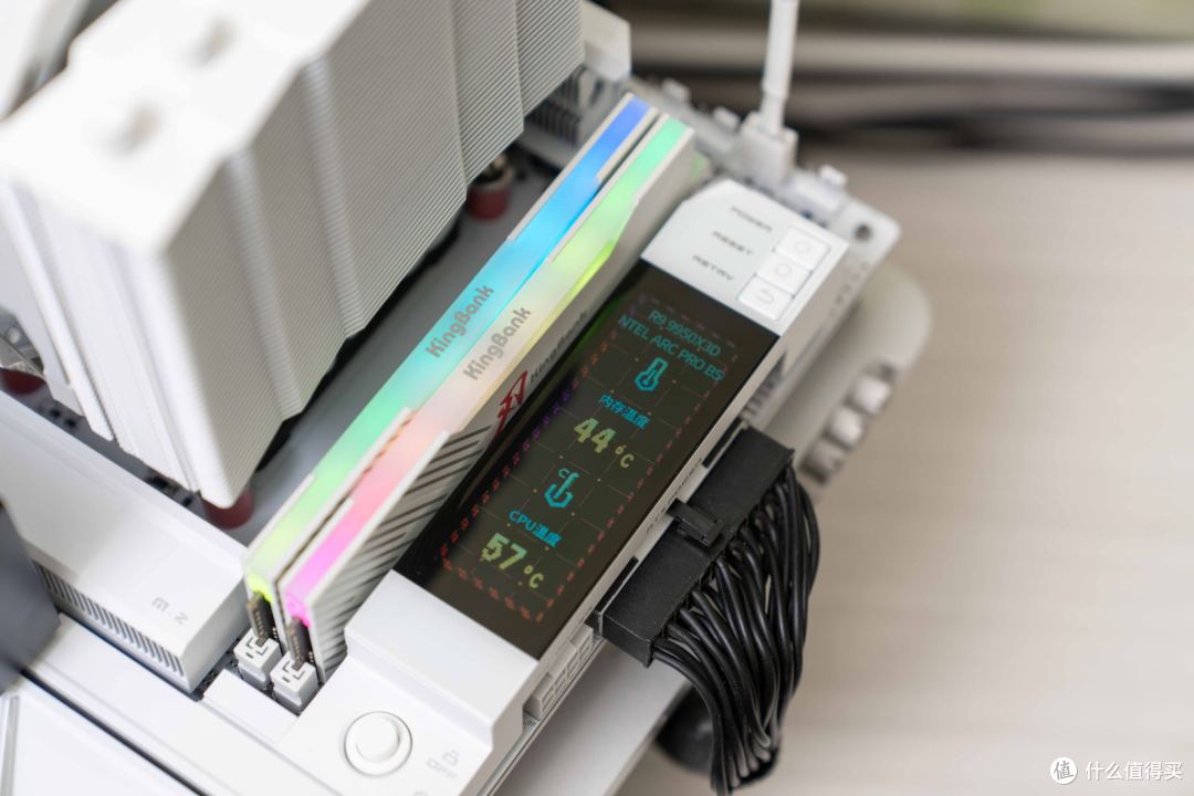 圣白智械,纯粹旗舰:iGame X870E VULCAN W OC V14 主板评测