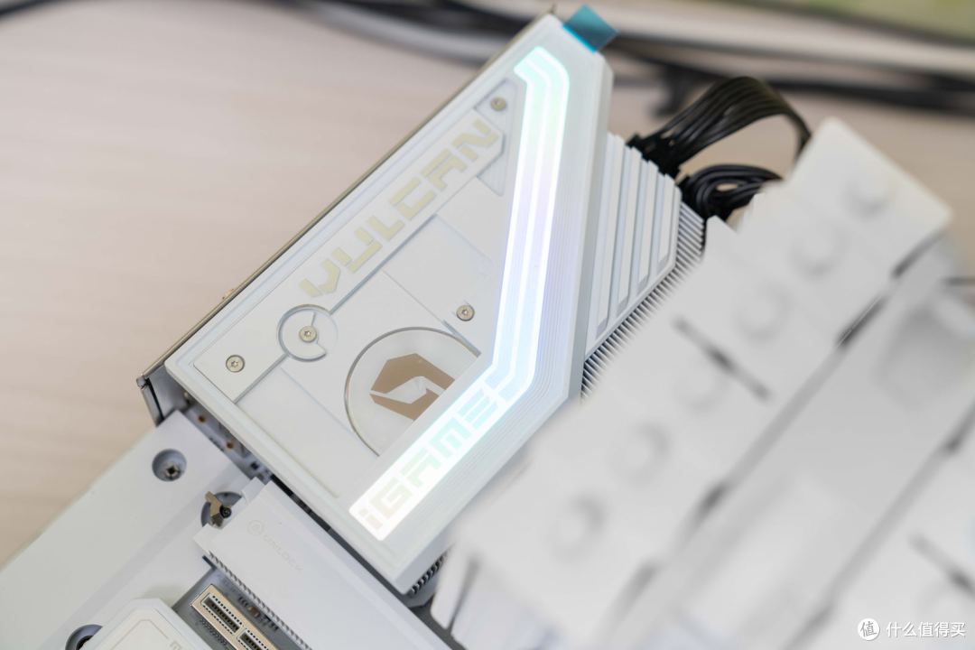 圣白智械,纯粹旗舰:iGame X870E VULCAN W OC V14 主板评测