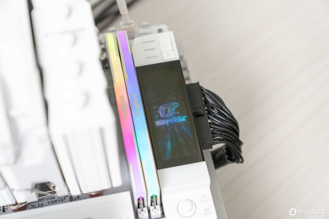 圣白智械,纯粹旗舰:iGame X870E VULCAN W OC V14 主板评测