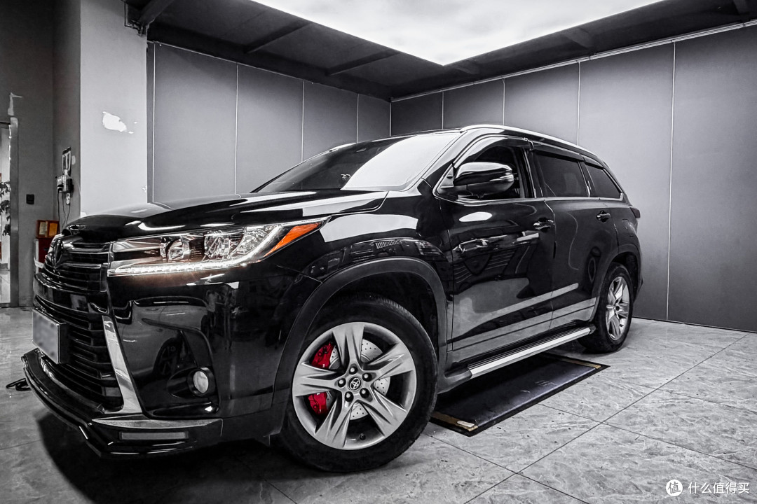 汉兰达家用 SUV 进阶,六活塞制动升级