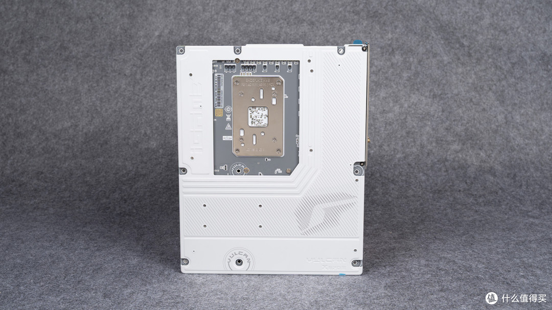 七彩虹X870E白火神评测:新势力进化,用料堆满超频上限再创高度