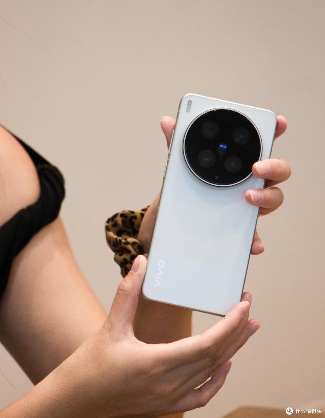 宝妈兼自媒体人换手机!vivo X300 Ultra开箱,到底值不值得入?