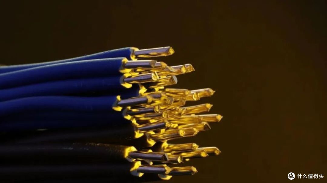 英特尔® Thunderbolt™ 数据线里的“信号驿站”