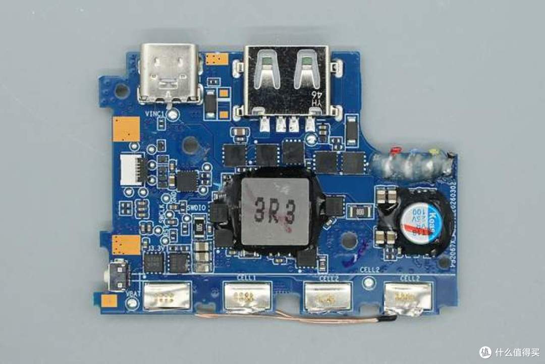 能当挂绳还能跑满67W!小米20000mAh自带线充电宝拆解