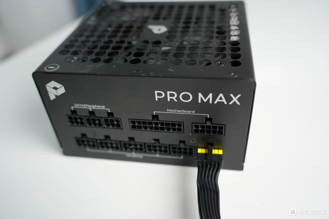 600不到拿下1000W白金全模组，微星 PRO MAX 1000P电源开箱体验