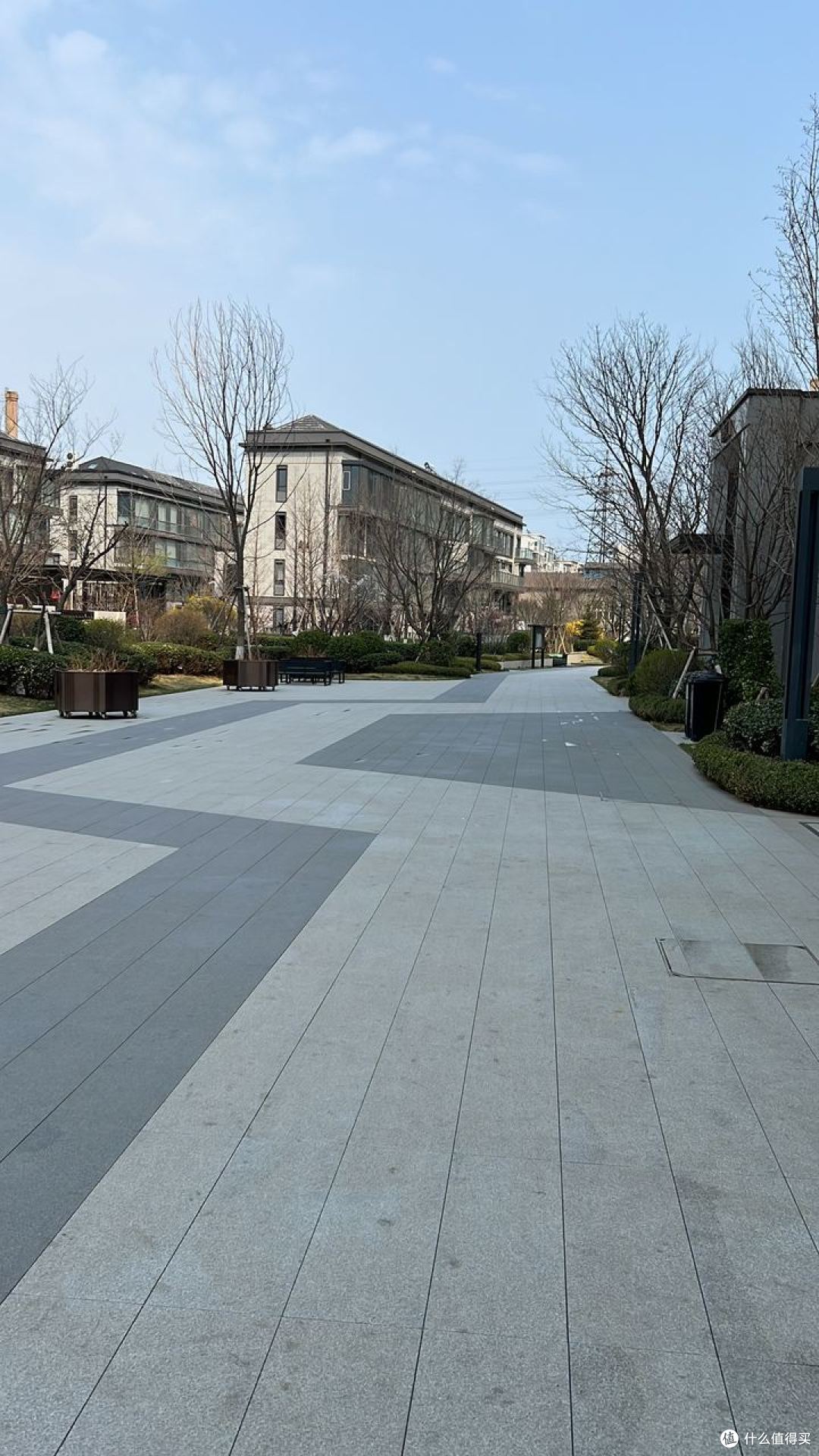 智能门锁拍邻居楼道,法院判拆还赔钱:边界感是双向的