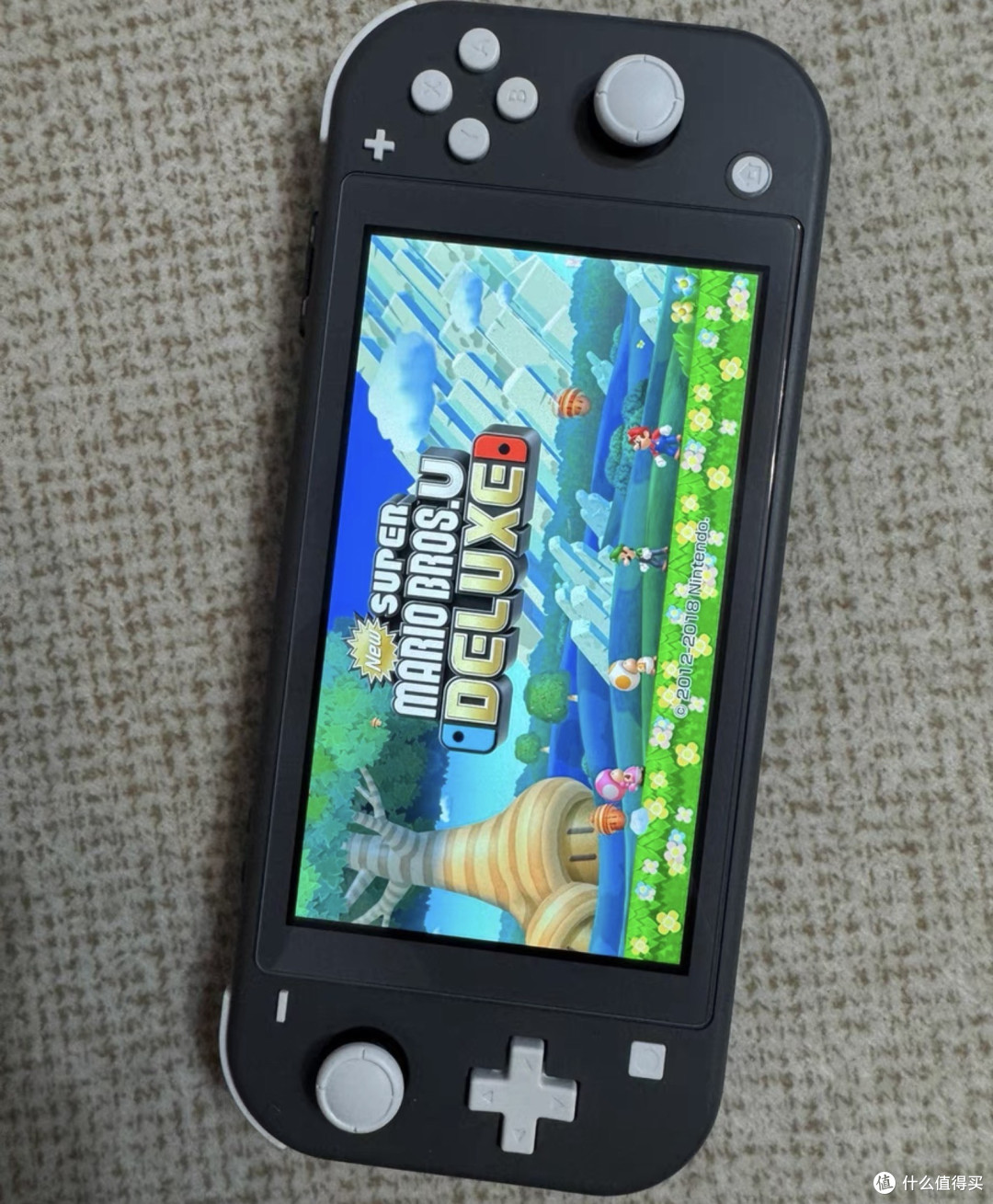 闲鱼惊现Switch Lite,600块掌机5.5英寸,不能接TV反而更受青睐