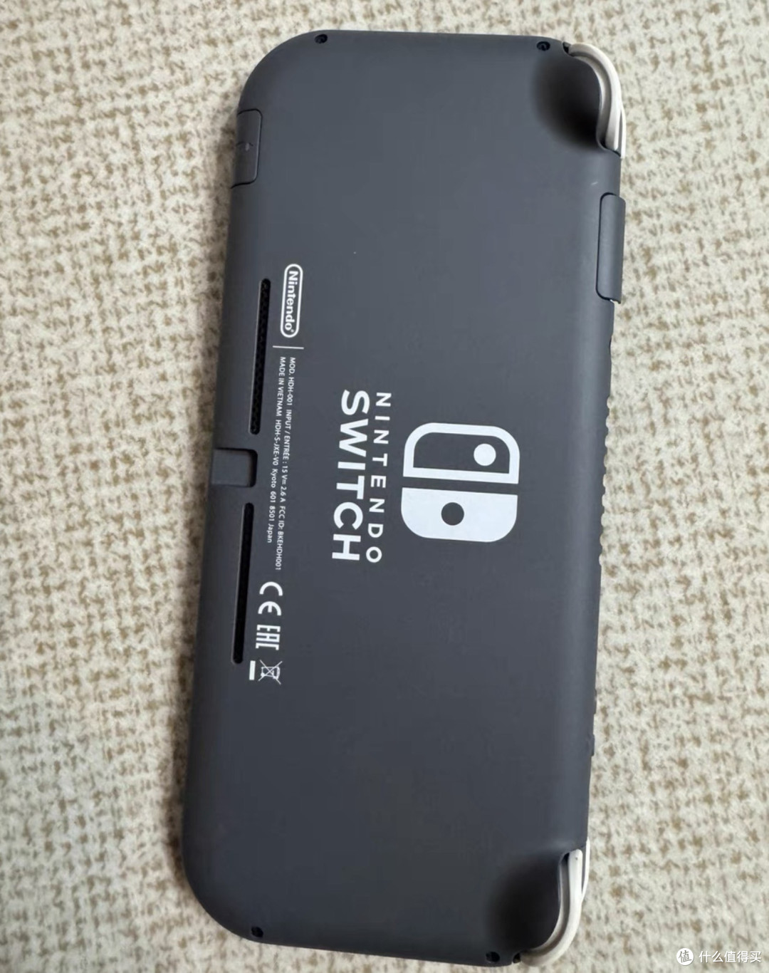 闲鱼惊现Switch Lite,600块掌机5.5英寸,不能接TV反而更受青睐