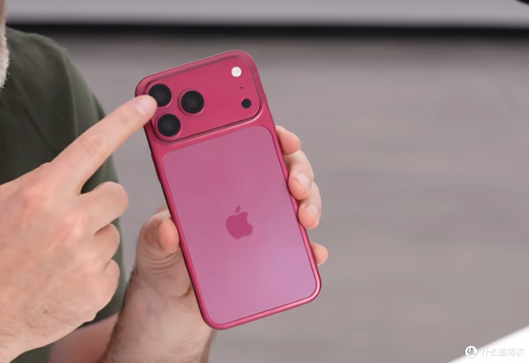 安安验机|iPhone 18 Pro Max与首款折叠屏iPhone Ultra机模曝光