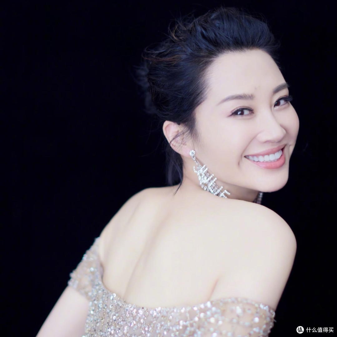 深挖花少好友记!被节目组码住的明星私藏美妆,旅行妆容抄作业