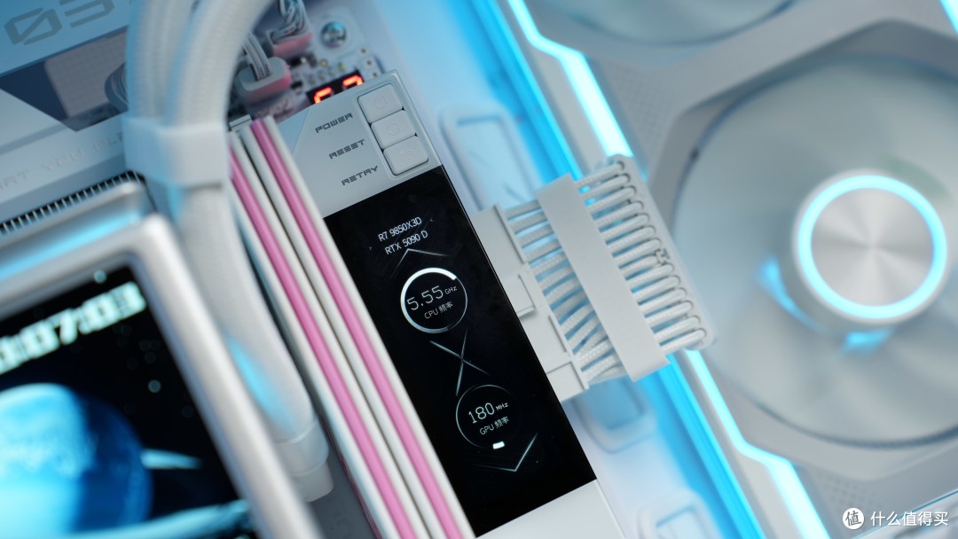 纯白AMD旗舰主板 七彩虹 X870E VULCAN W开箱测试