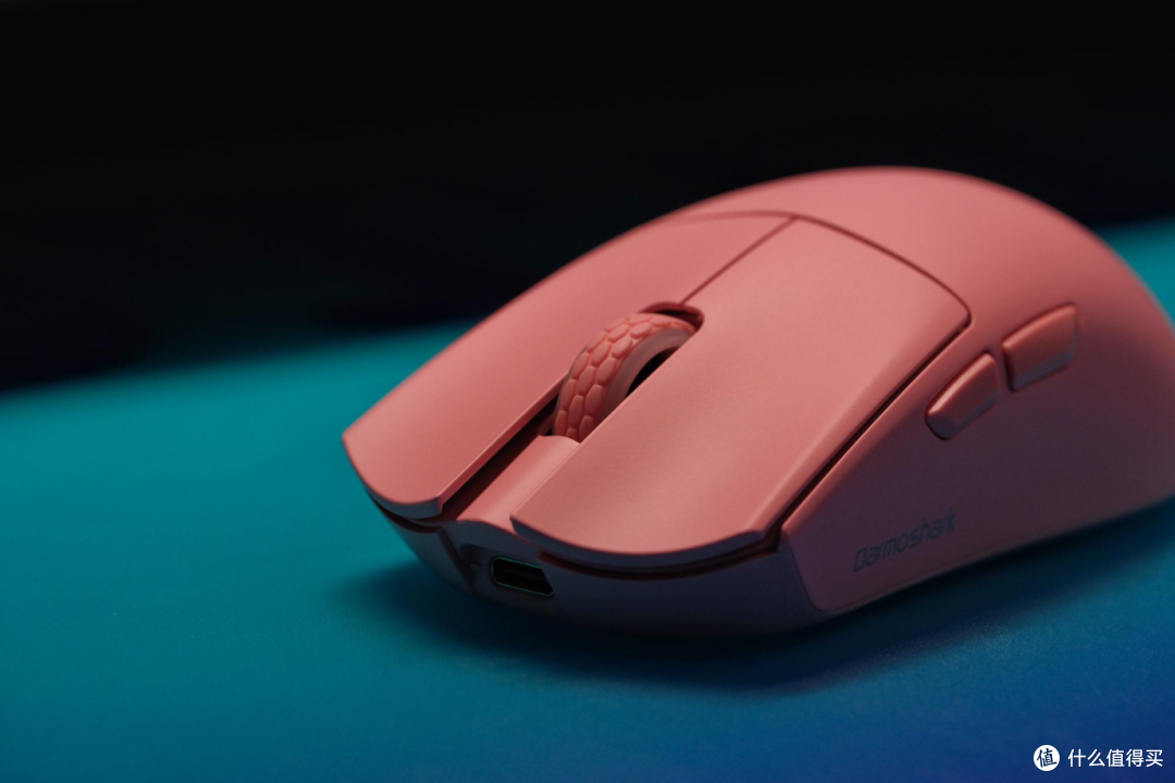 粉色对决:达摩鲨 M3S MAX 遇上 M2SE,谁才是你的真命鼠标?