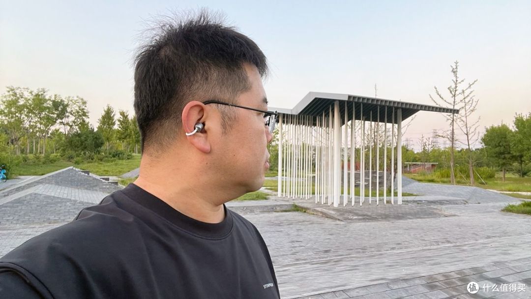 金属腔体、仿皮充电仓，虹觅 Clip Pro实测，这颜值爱了