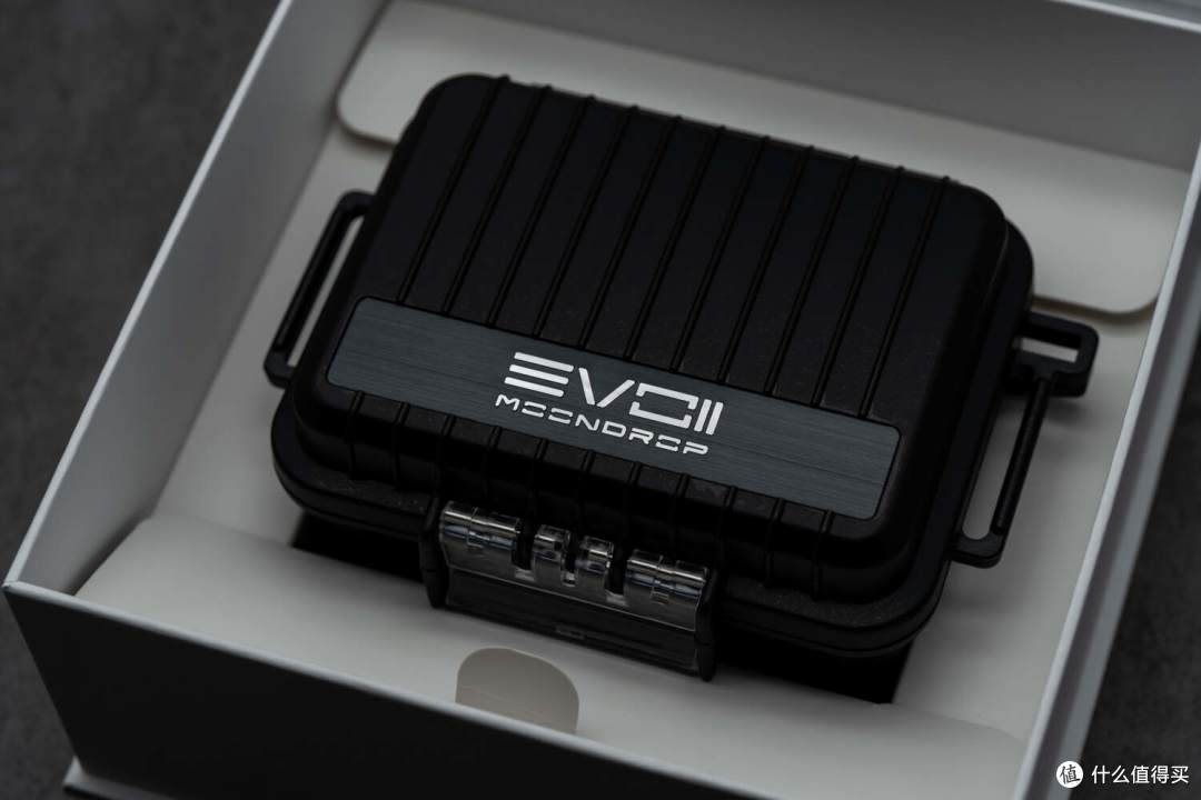 聊水月雨EVO II:「真无线耳挂」的HiFi解法