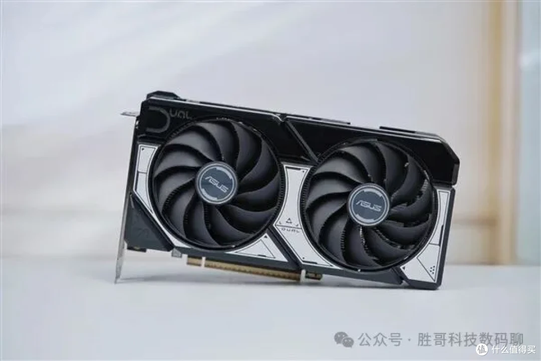 ASUS RTX 5060 Ti 16GB OC 显卡本体