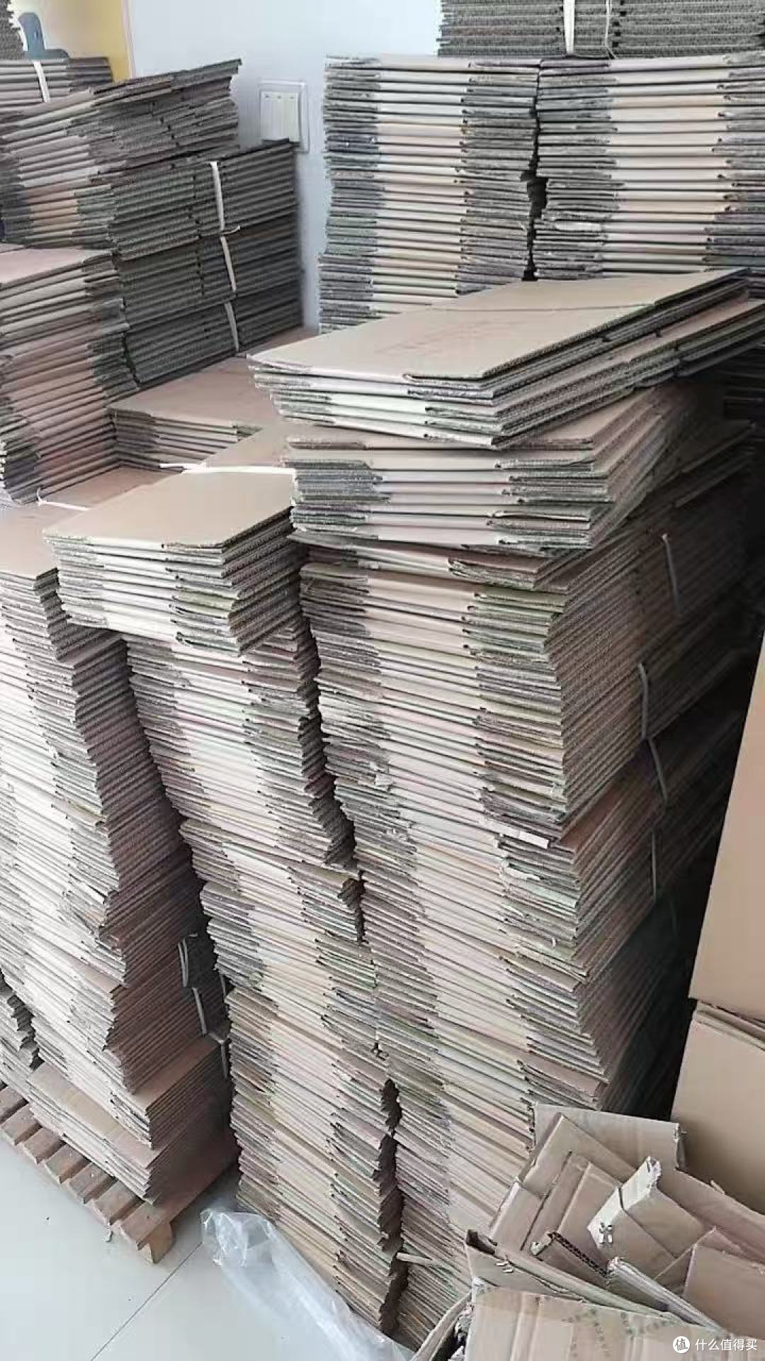 加厚加硬邮政纸箱实测，抗压抗造性价比拉满