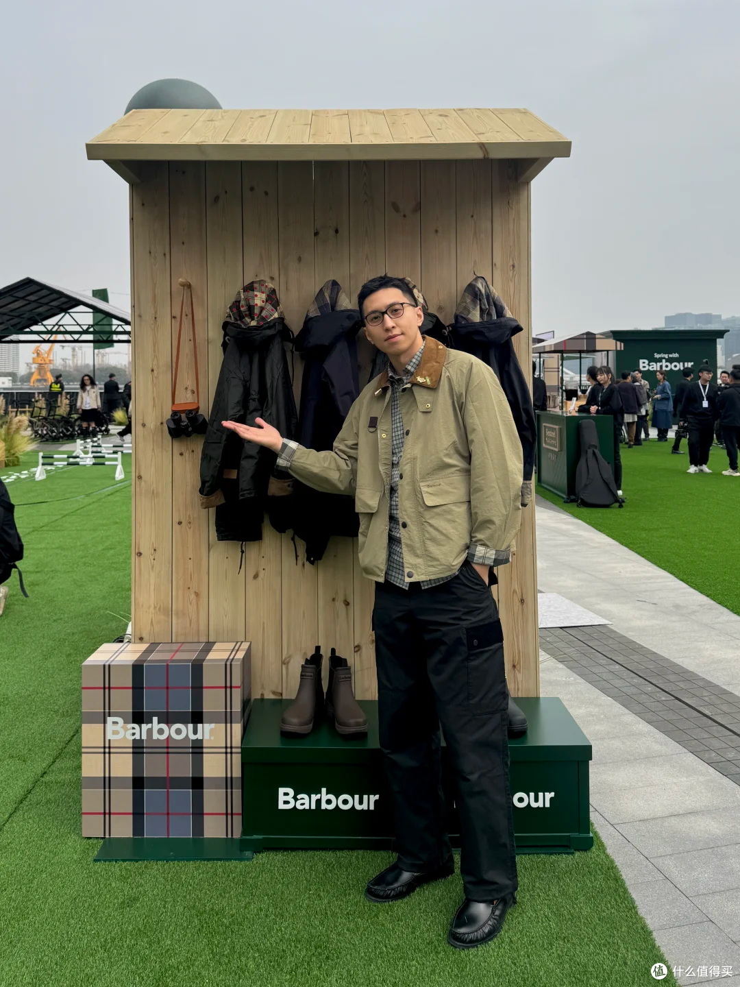 趋势翻译器|为什么同一件Barbour夹克,在伦敦是“随便穿穿”,在国内是“老钱风”?