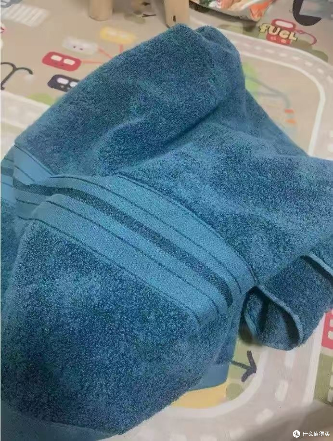 吸水速度惊人,这条加厚浴巾三秒擦干全身