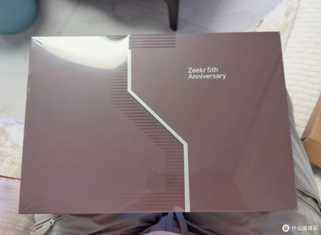 大批极氪五周礼盒流入二手鱼,里面是钛杯套装,目前最低价125元