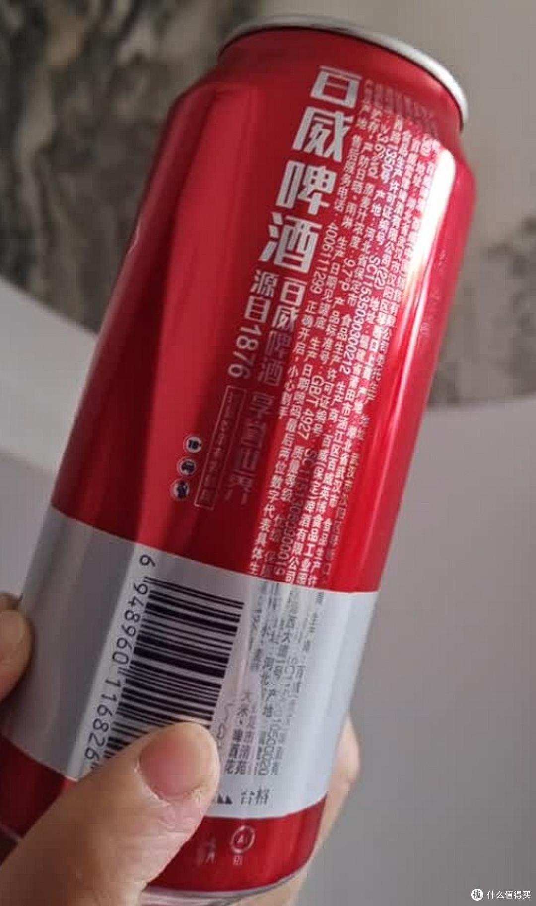 下班后3.6度微醺,百威红罐抚平疲惫