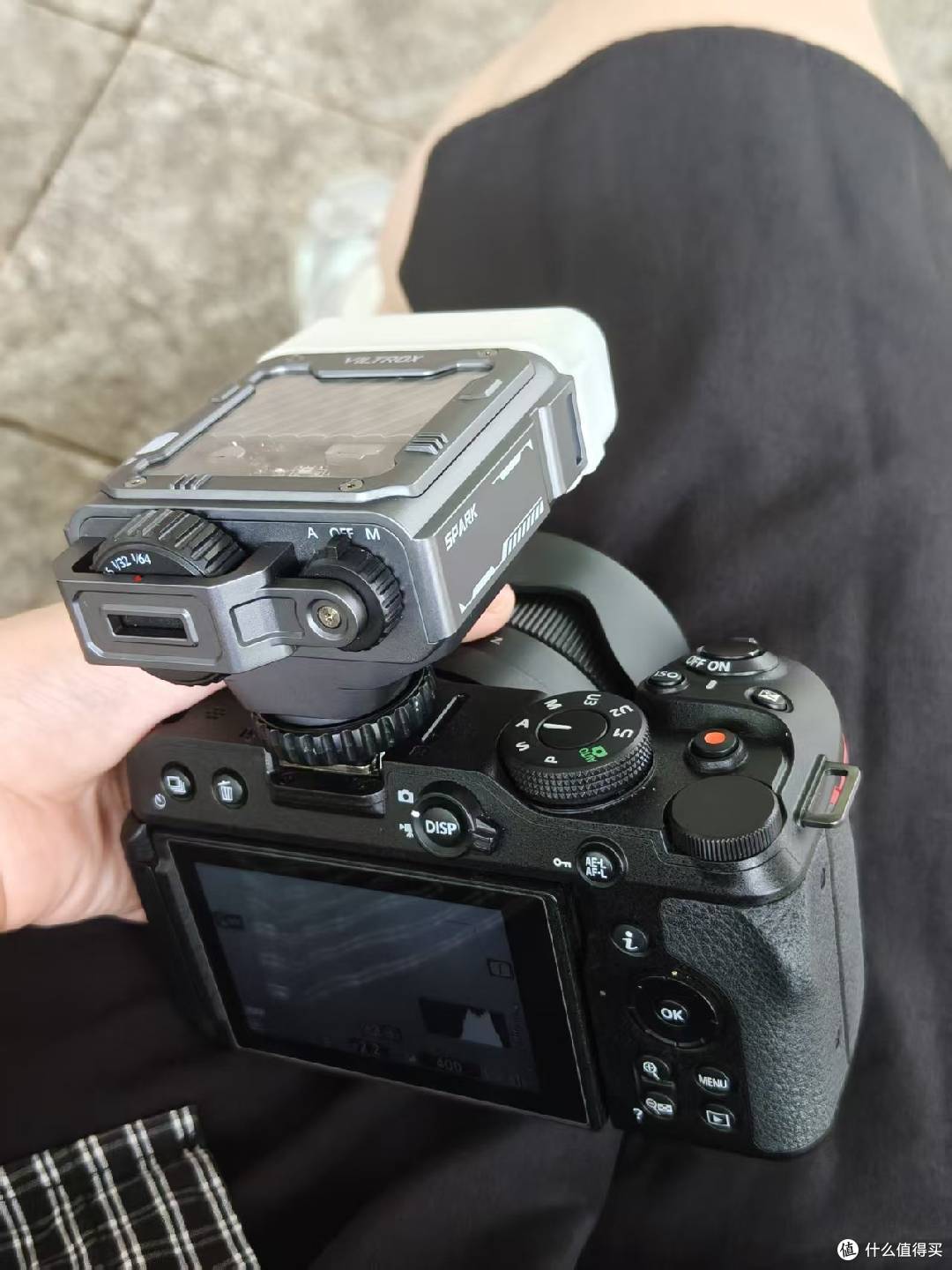 新手如何用闪光灯打出较自然的光?