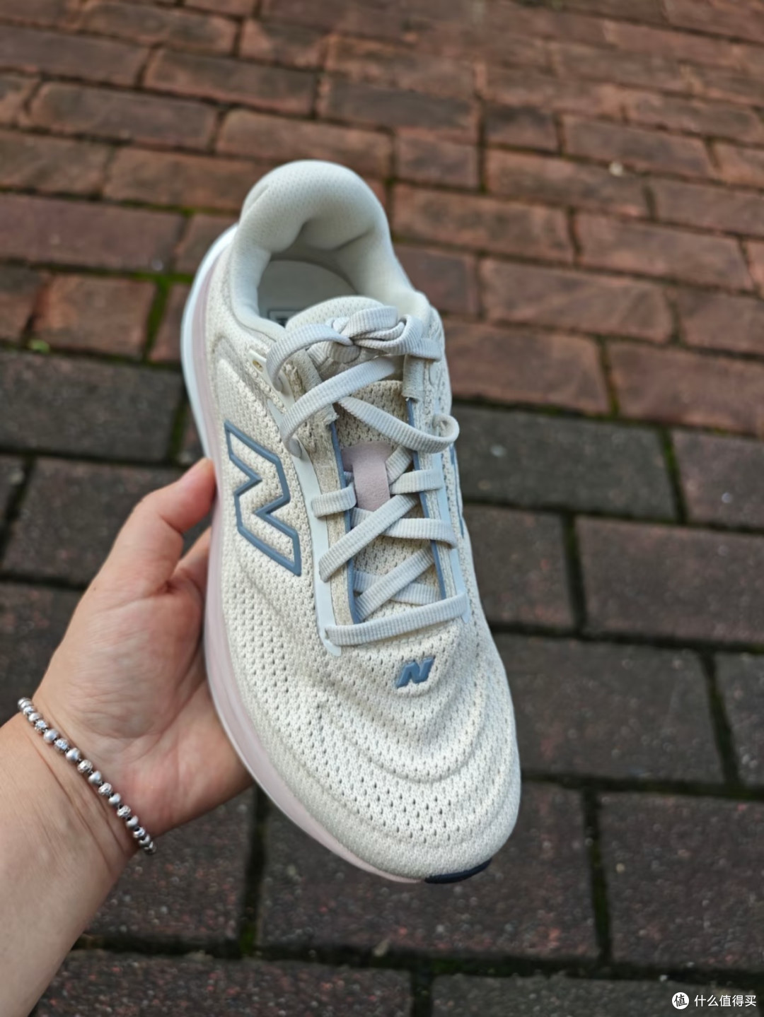 New Balance缓震训练跑鞋✨通勤脚感无敌，温柔配色潮流感拉满