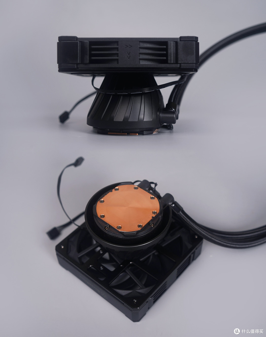 复古皮囊，当代内脏，银昕 FLP03 复古 MATX 机箱的装机效果展示