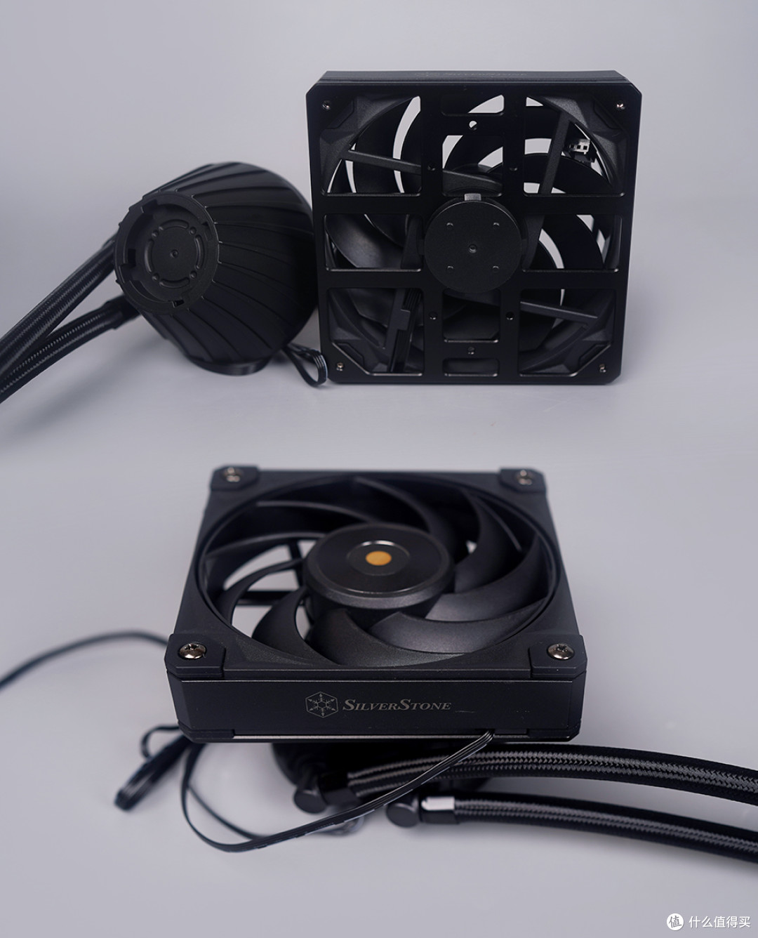 复古皮囊，当代内脏，银昕 FLP03 复古 MATX 机箱的装机效果展示