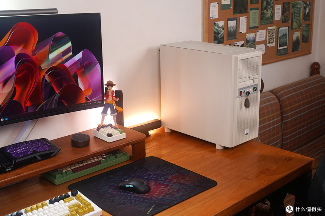 复古皮囊，当代内脏，银昕 FLP03 复古 MATX 机箱的装机效果展示
