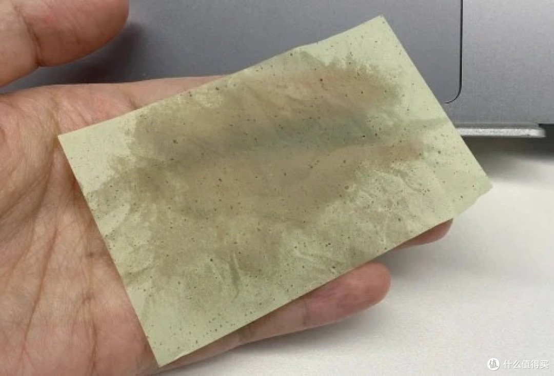 终于找到脸上疯狂出油的原因