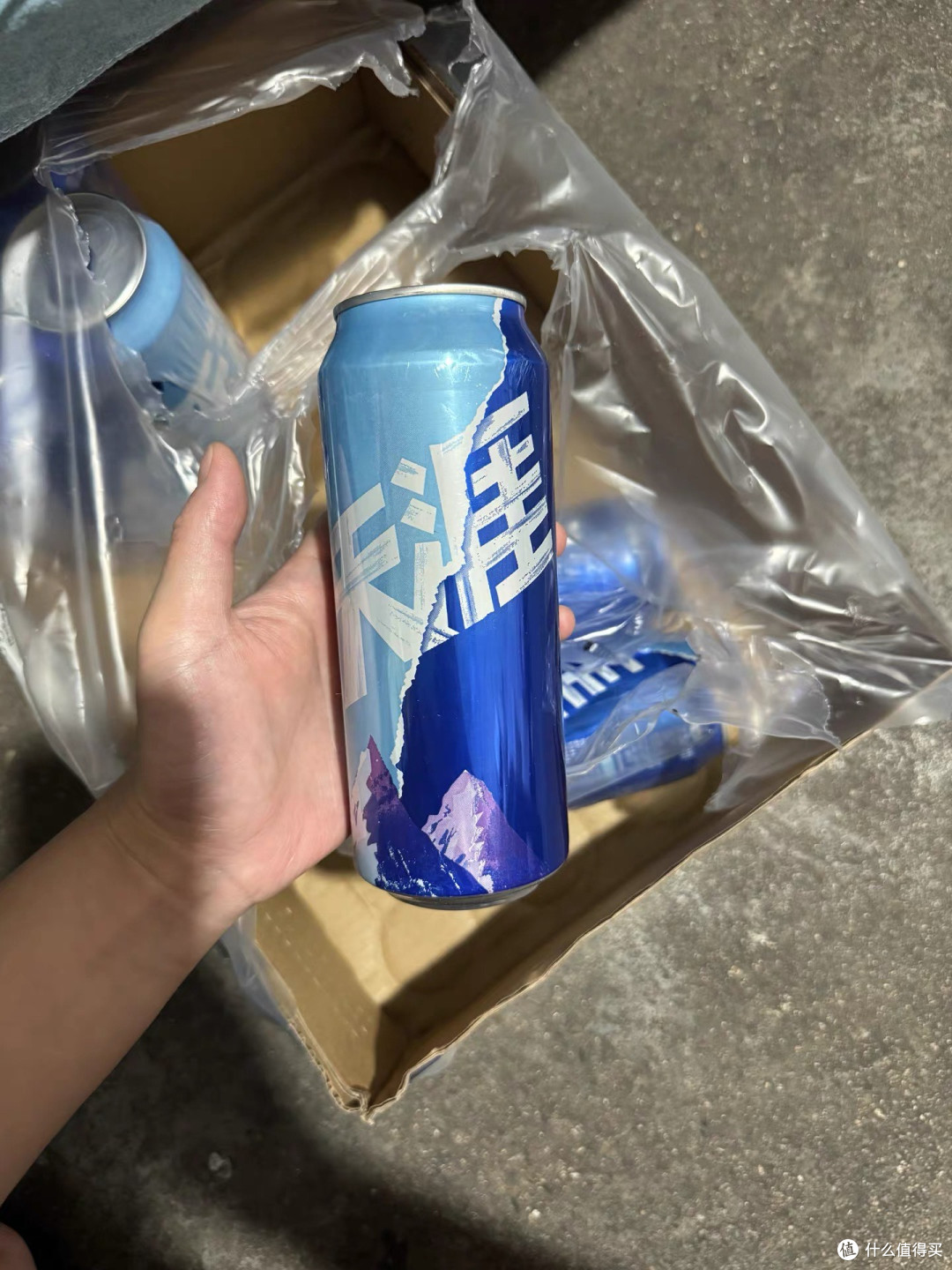 雪花啤酒茶香与麦香融合的微醺时刻
