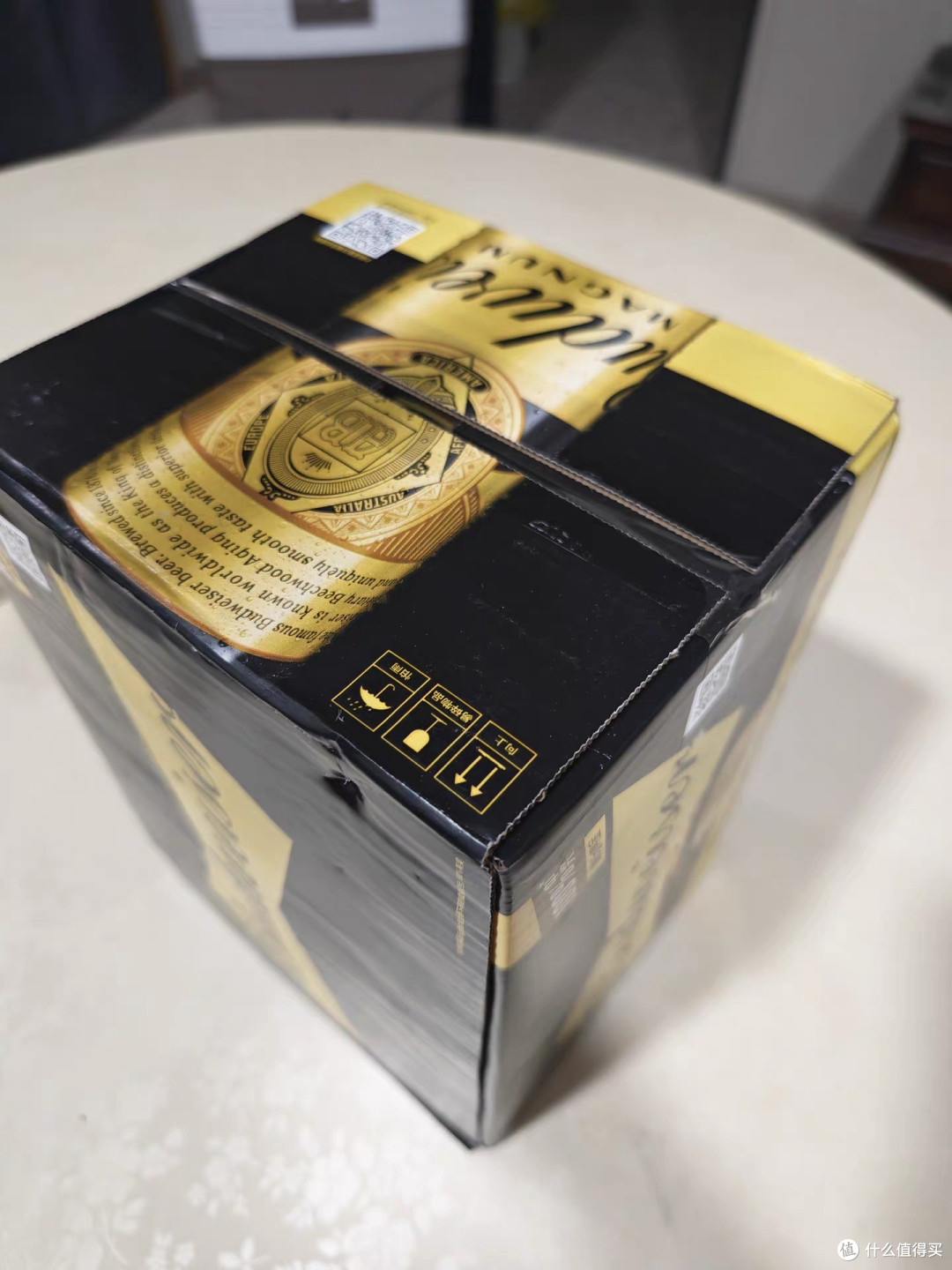 百威美式啤酒下班后通过小罐啤酒缓解精神紧绷