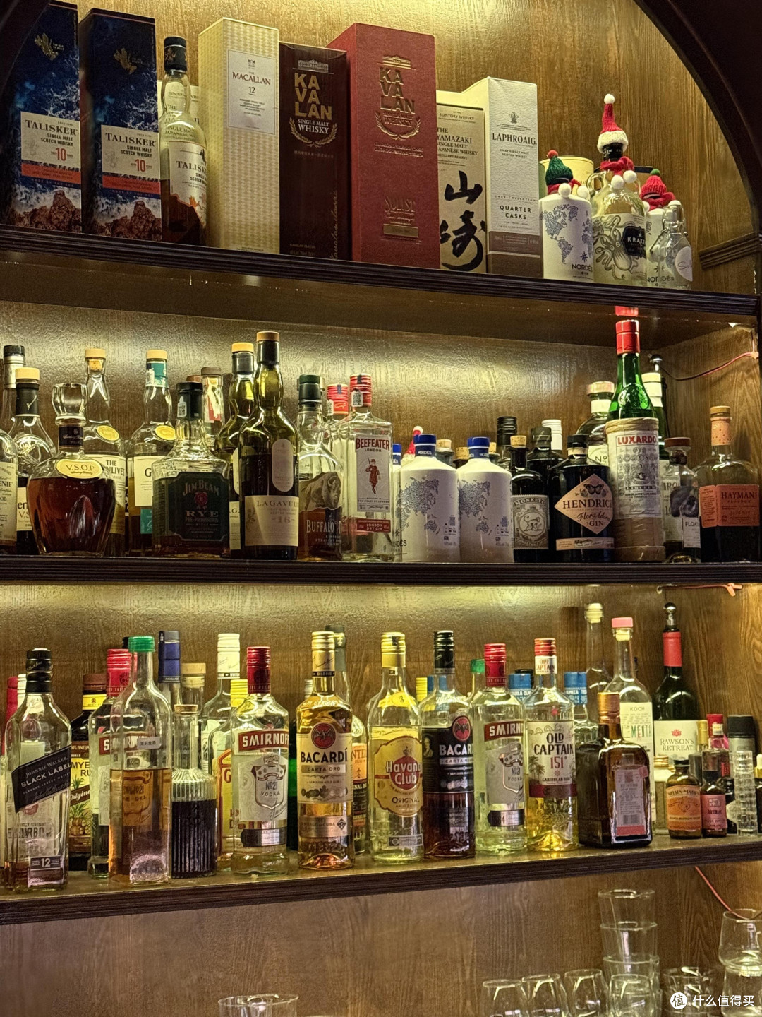 四款酒饮适配职场疲惫场景
