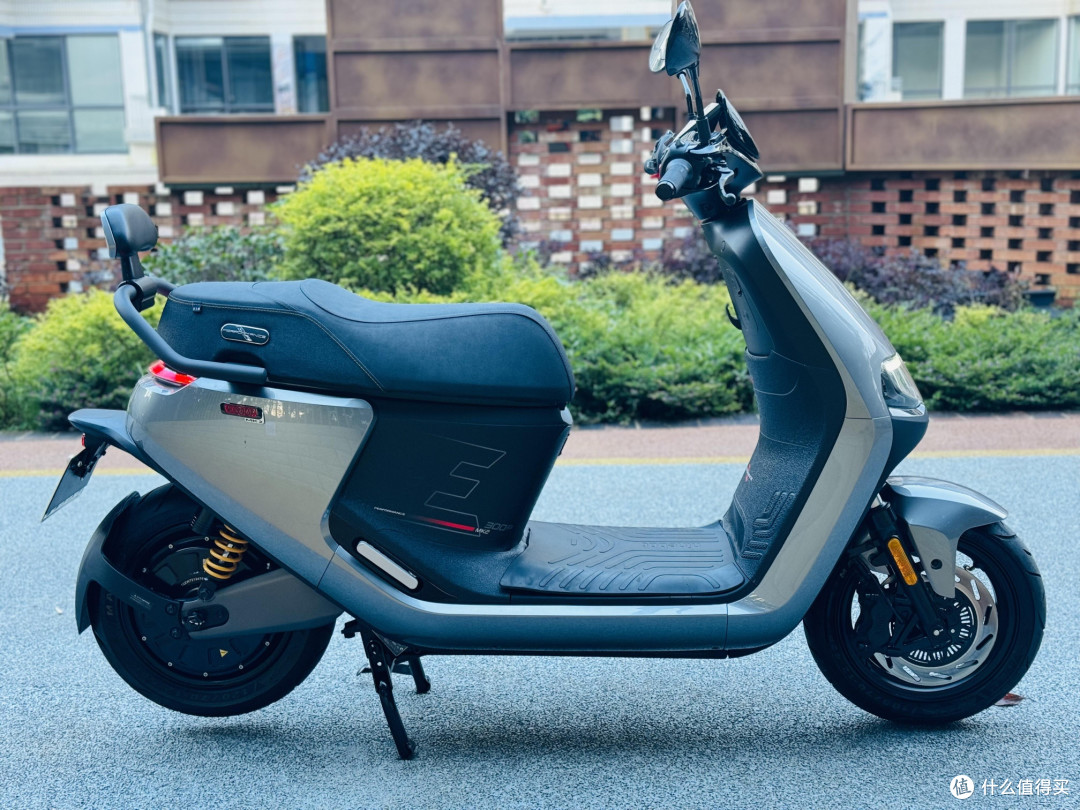 九号E300通勤实录与体面出行