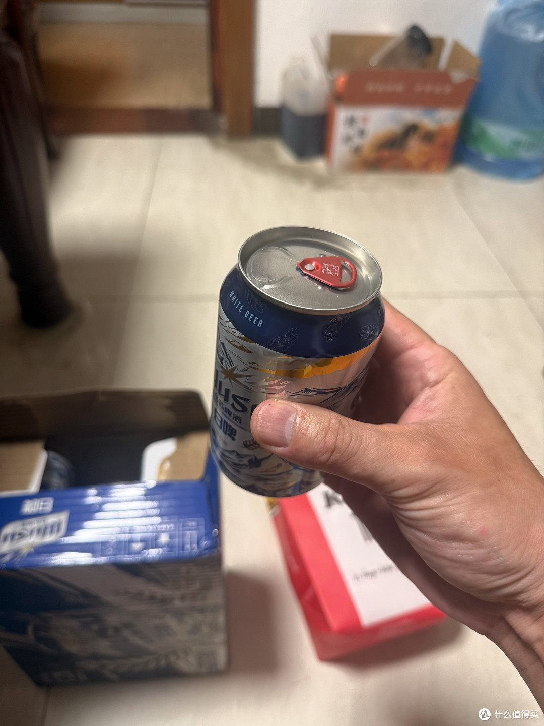 下班就喜欢在家来一罐新疆乌苏白啤