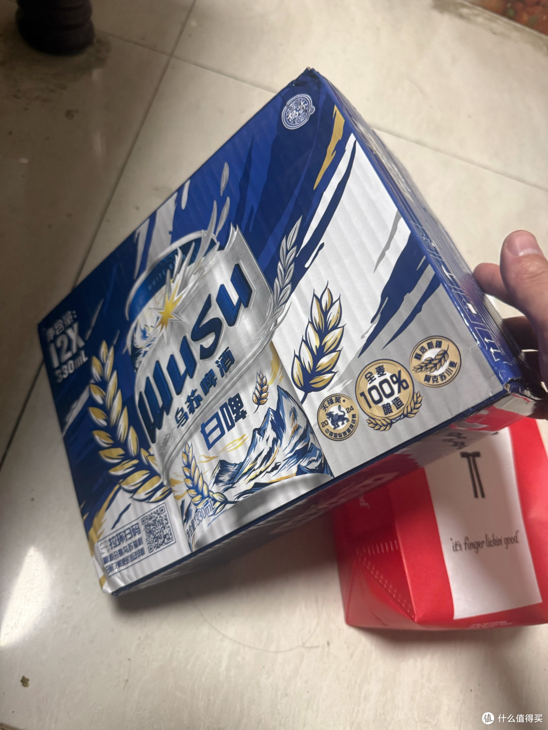 下班就喜欢在家来一罐新疆乌苏白啤