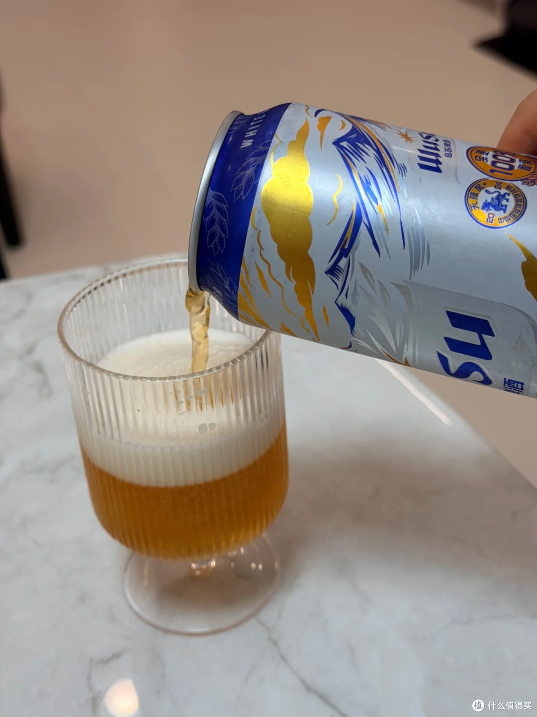乌苏白啤🍻不止大绿棒!下班解压的柔和小麦白啤