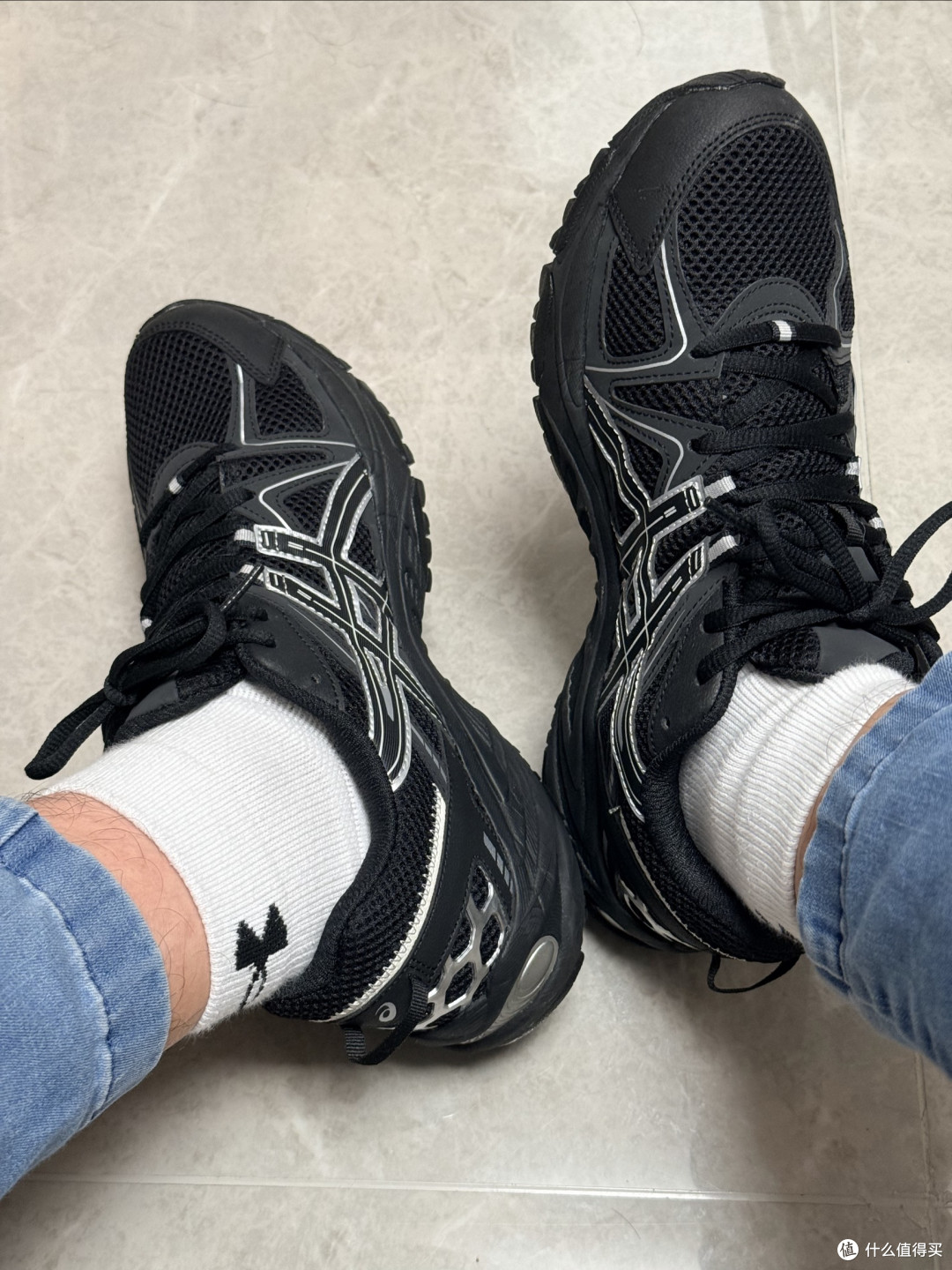 不吹不黑,这双ASICS黑银跑500公里后,我实话实说🦶