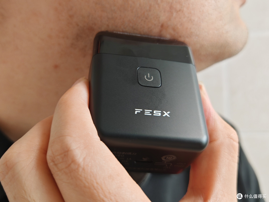 测评 FESX 剃须刀,200 元内超硬核配置,进口五刀头往复式硬核配置真的香哭